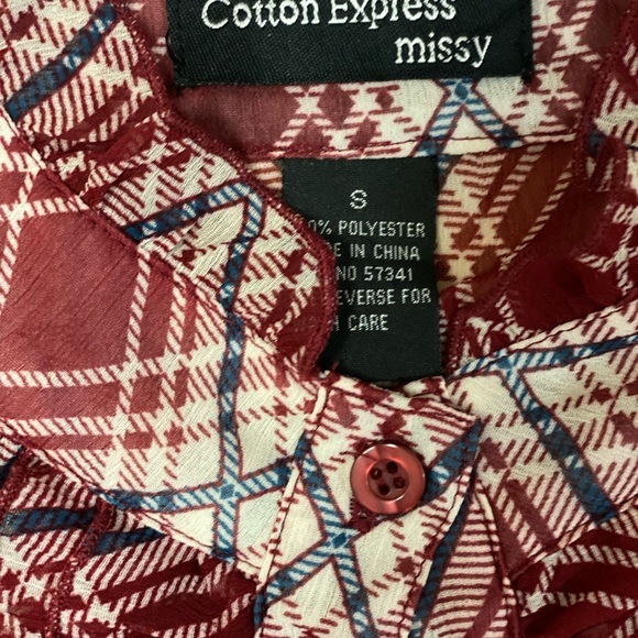 Deep Red Sleeveless Sheer Ruffle Blouse. - Picture 3 of 4